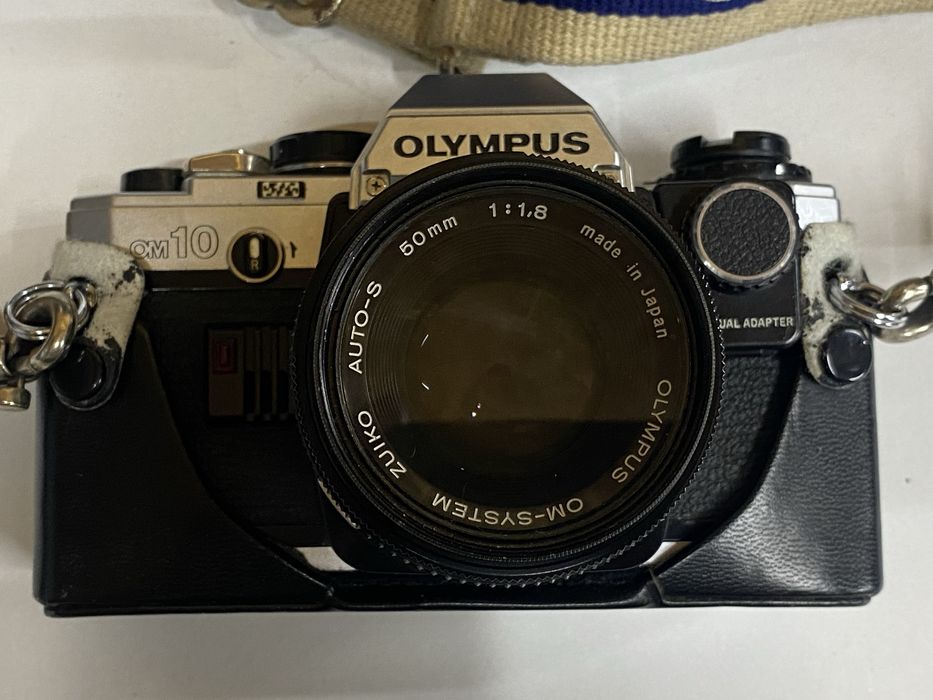 Aparat foto SLR Olympus OM 10,ob 50 mm f 1.8 Grip