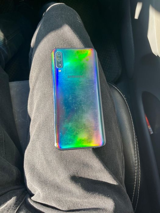 Продам телефон Самсунг А50