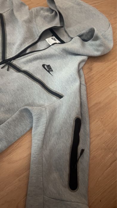 bluza nike tech