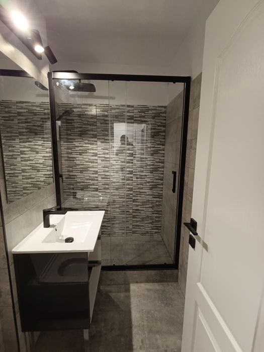 Servicii de amenajări interioare , renovări