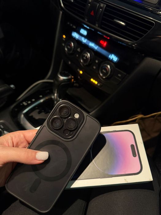 Продам айфон 14 про