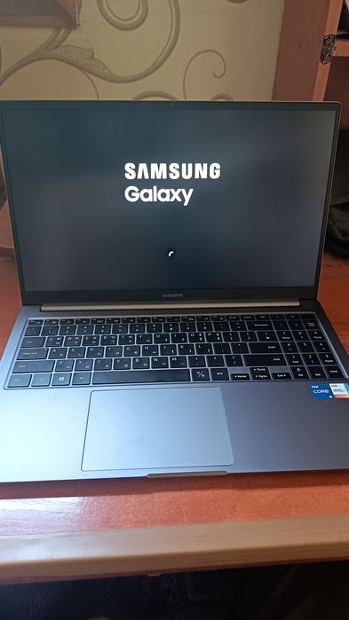 Samsung noutbuk book 4 – Windows 11 Pro – 8/256
Samsung noutbuk – Wind