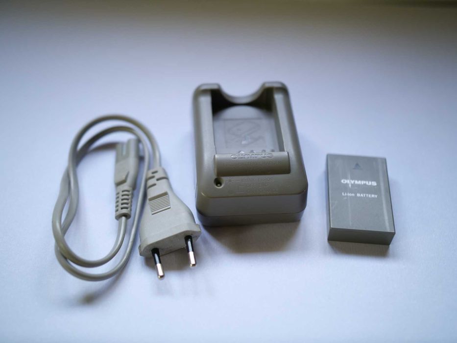 Olympus BLS-5  Panasonic 14-140mm F4-5.8  GH5