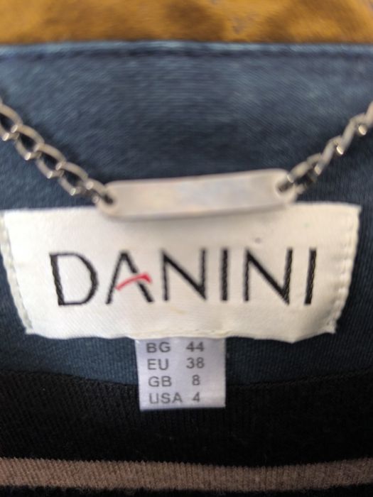 Страхотно манто DANINI, р-р 44, 40 лв.