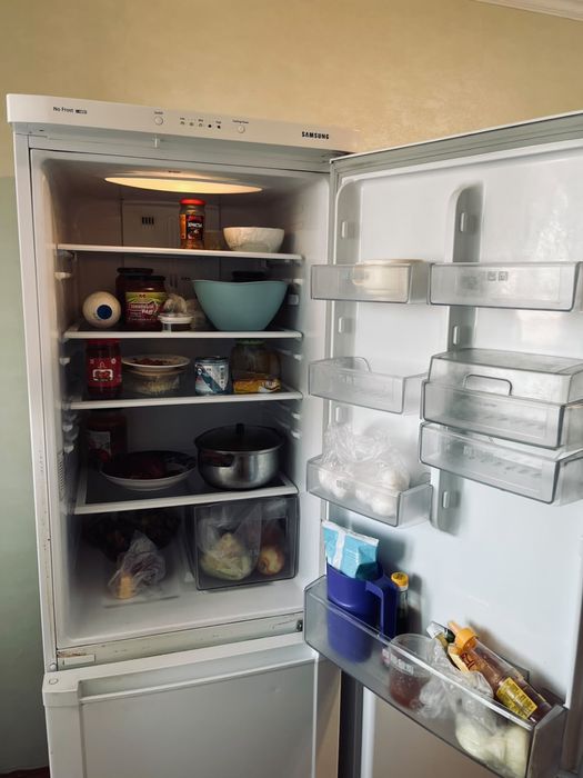 Продам холодильник Район 41 школы