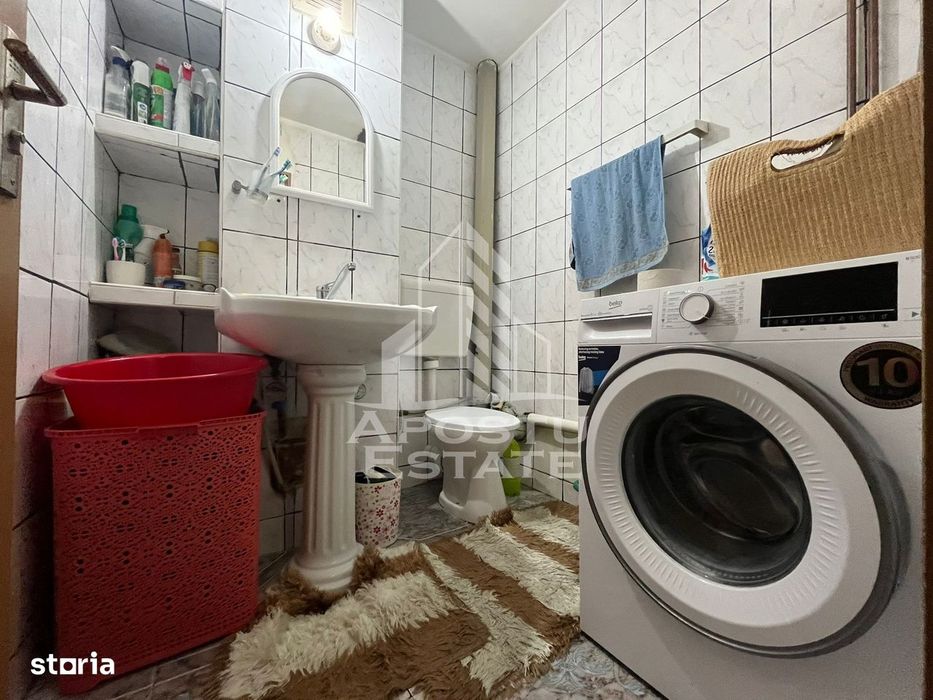 Apartament cu 3 camere, 2 bai, 2 balcoane, zona Vladeasa
