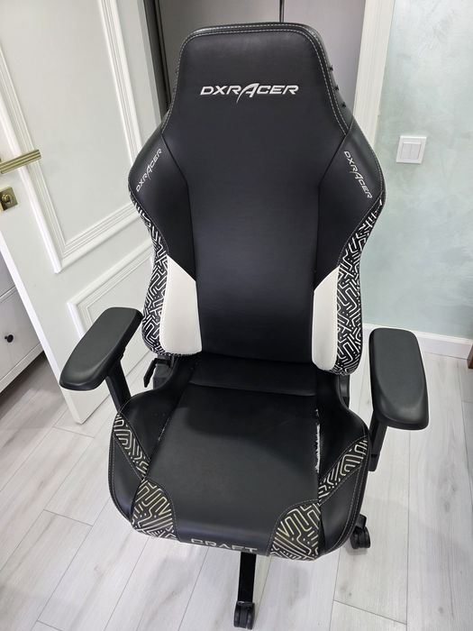 Кресло игровой DXRacer graft