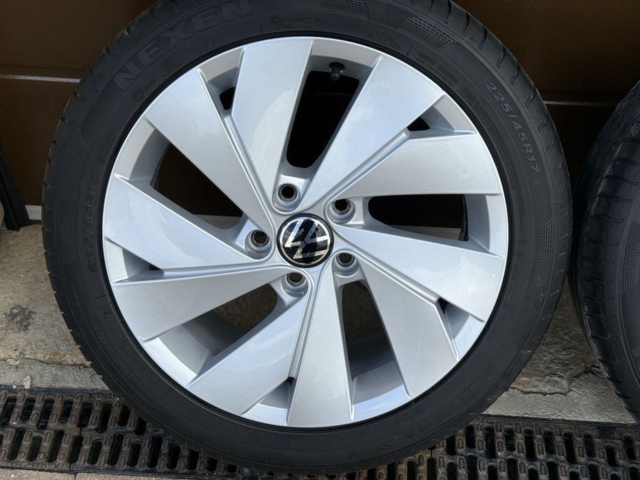 Jante Belmont R17 VW originale + anvelope vara 225/45/17 Golf 8