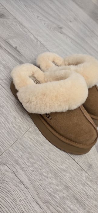 UGG Papuci de casa din piele intoarsa cu captuseala din lana Disquette, Maro camel