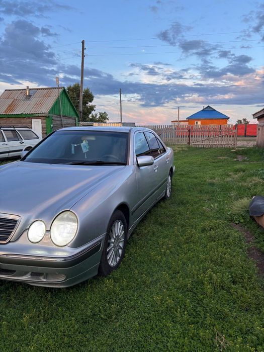Продам машину W210