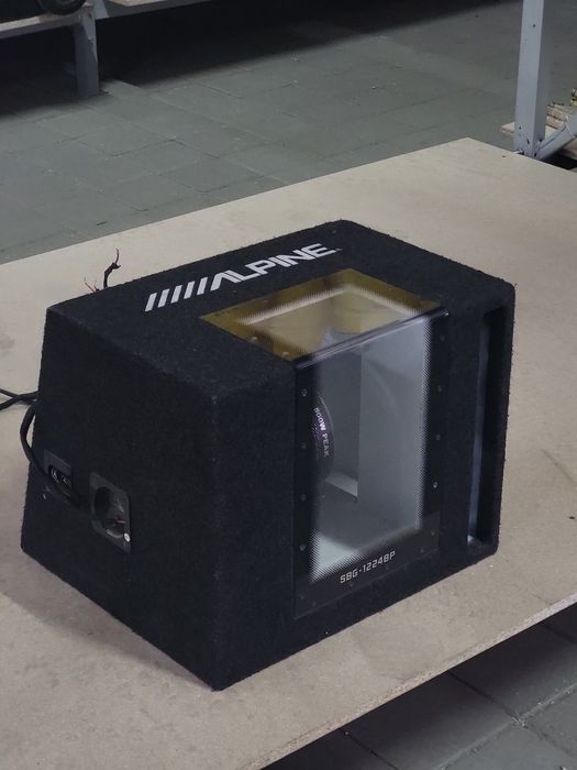 Продам сабвуфер с усилителем