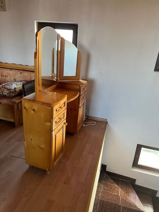 Тоалетка от велинградска мебел