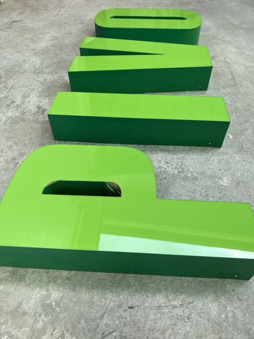 Светодиодные обьемные буквы б/у 2,5 млн