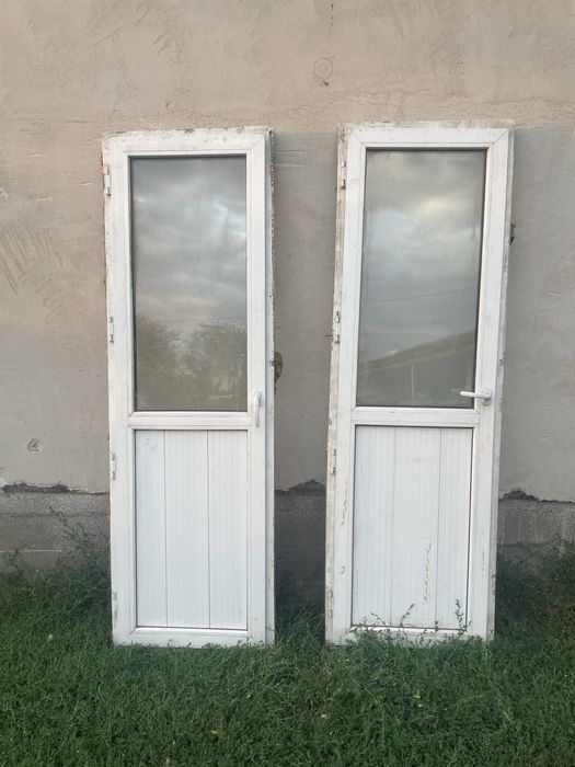 Продам двери пластиковые