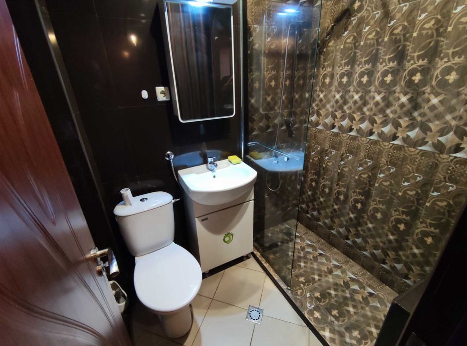 Дава се под наем Тристаен апартамент в София, Център - 84 кв.м за 900 € - Снимка #13