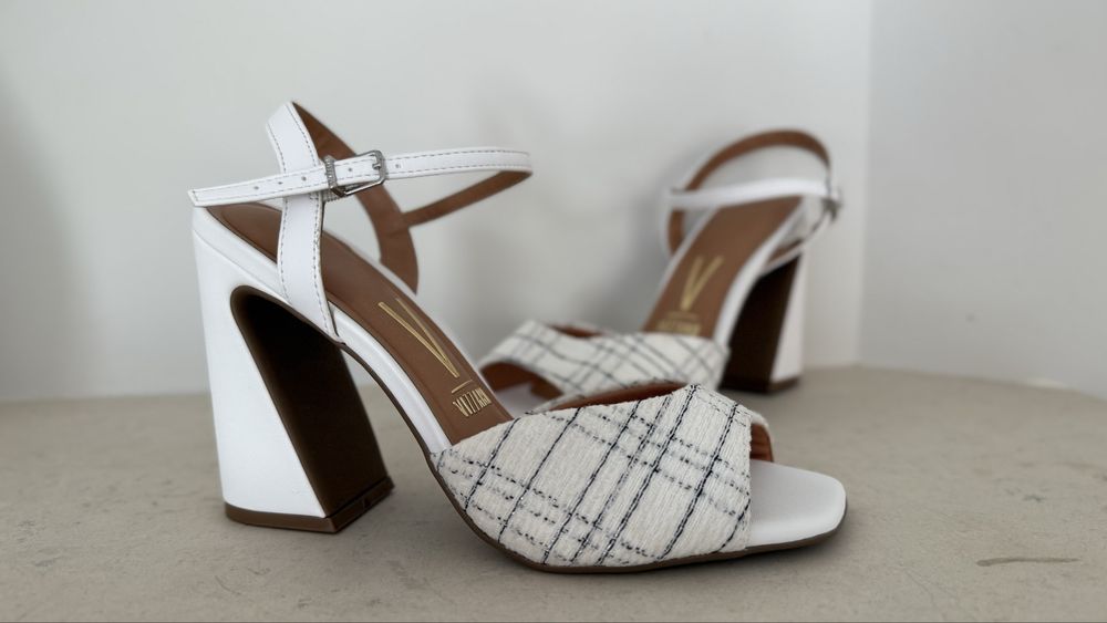 Чисто Нови обувки