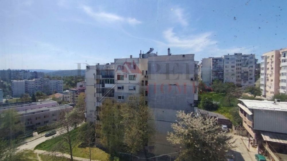 Продажба 3-стаен гр. Велико Търново - Бузлуджа 77m²