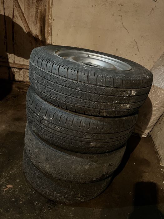 Продам в сборе комплект 205/70/15