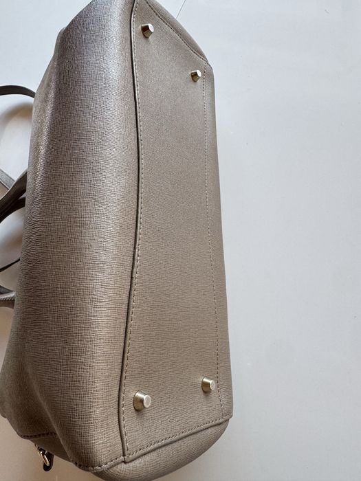 Furla Linda чанта бежова