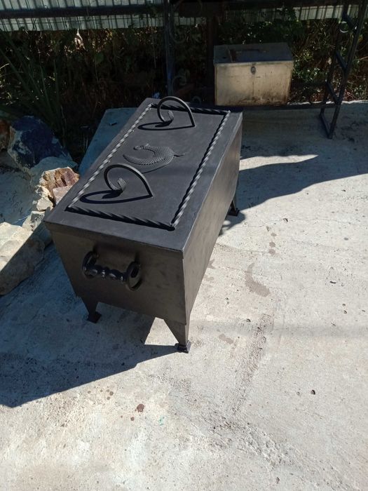 Продам коктальницу,коптильню.