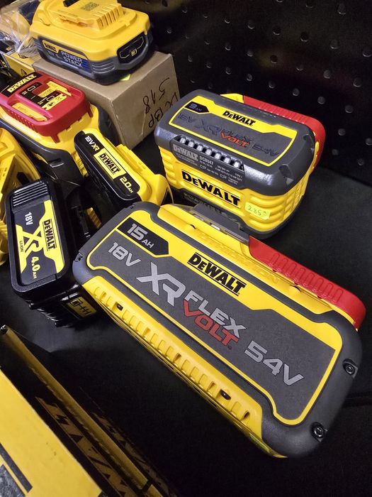 Новия Aкумулаторен  винтоверт DeWALT DCD1007N-XJ, 18V, 169 Nm