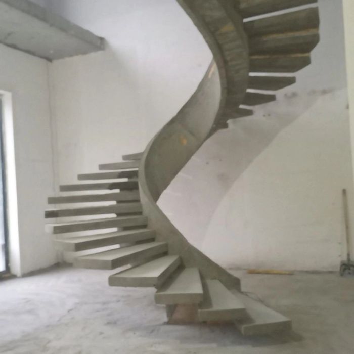 Заливаем лестницу, крыльцо,  бассейн