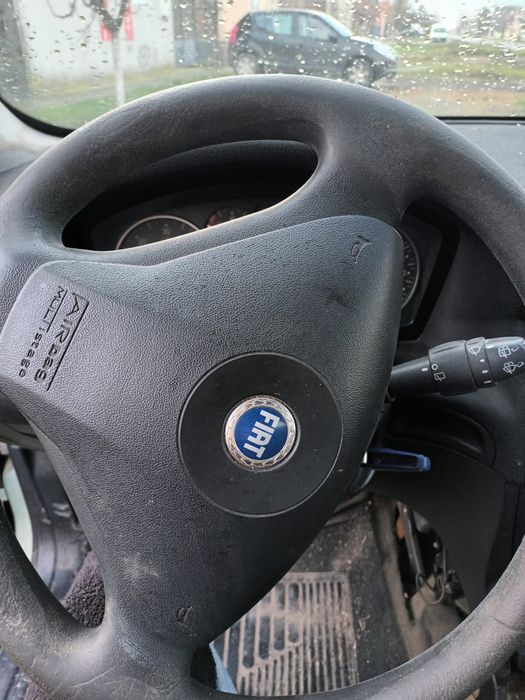Vând fiat  pentru piese
