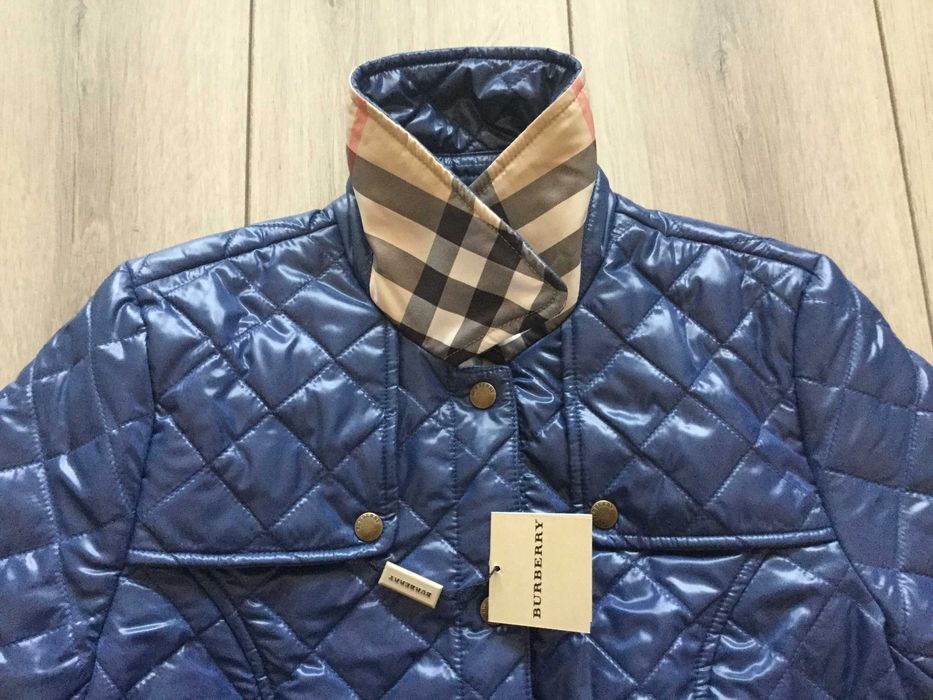 НОВО 100 % оригинално дамско синьо яке BURBERRY размер M ( IT - 40 )