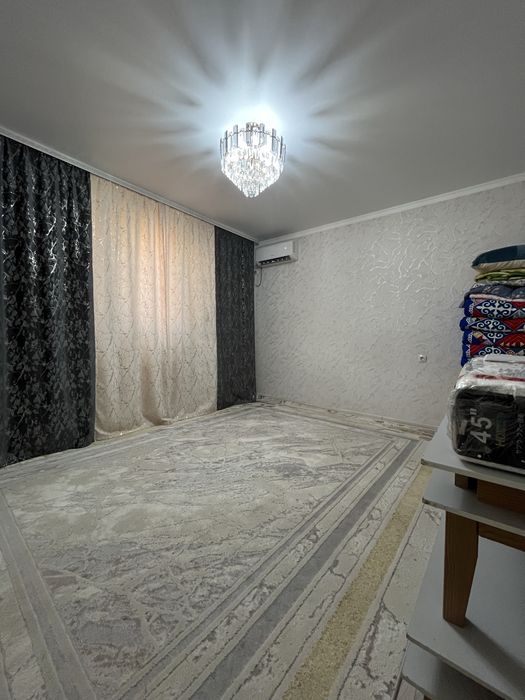 Үй сатылады! Жаңа үйдегі 3 бөлмелі кең пәтер .