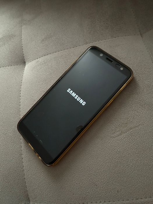 Продам телефон Самсунг А6 32гб пишите ватсап