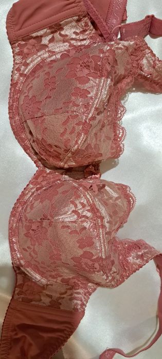 Продам Бюстгальтеры.