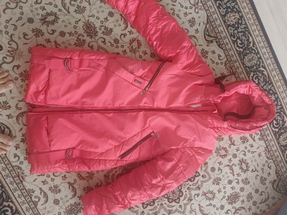 Қыз баланың қысқы куркасы сатылады. Бағасы 5000тнг.