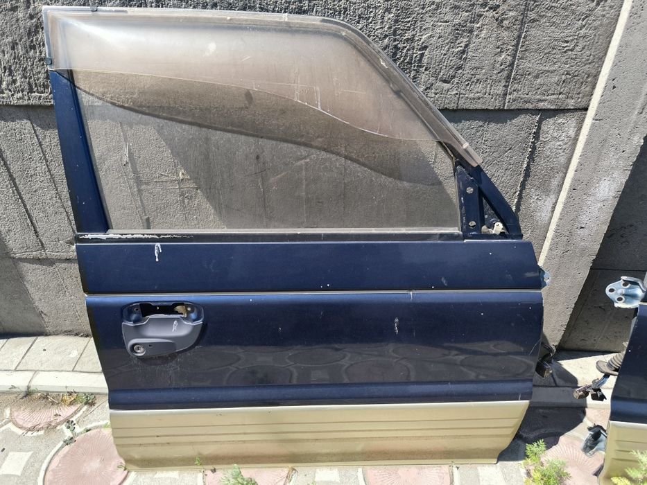 Продам двери mitsubishi padjero 2