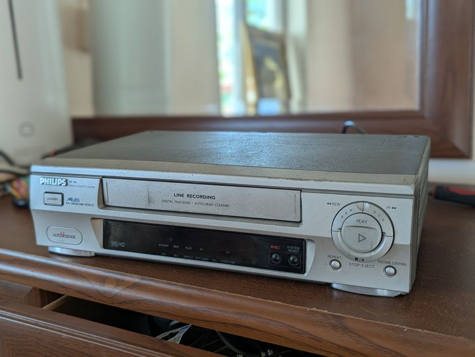 Два Видеомагнитофона