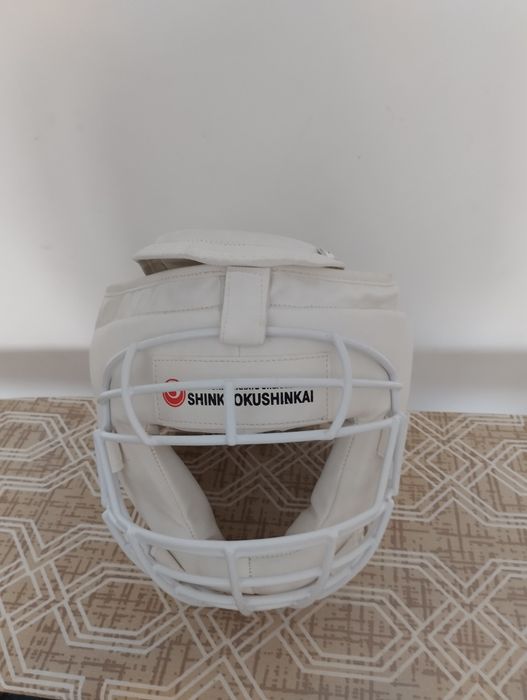 Шлем для каратэ новый