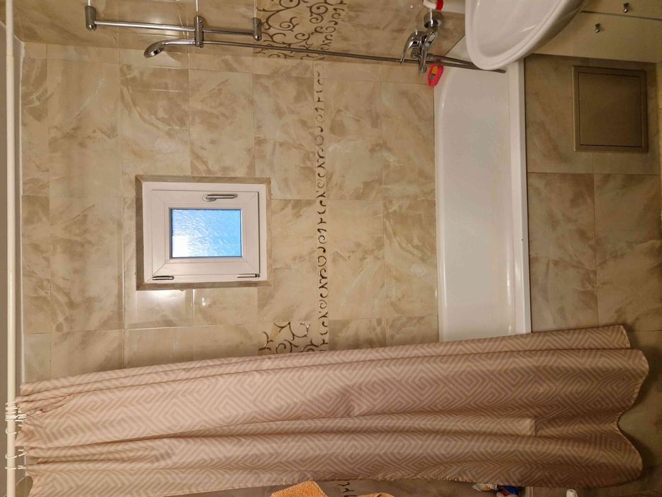 Apt central cu  spațiu comercial