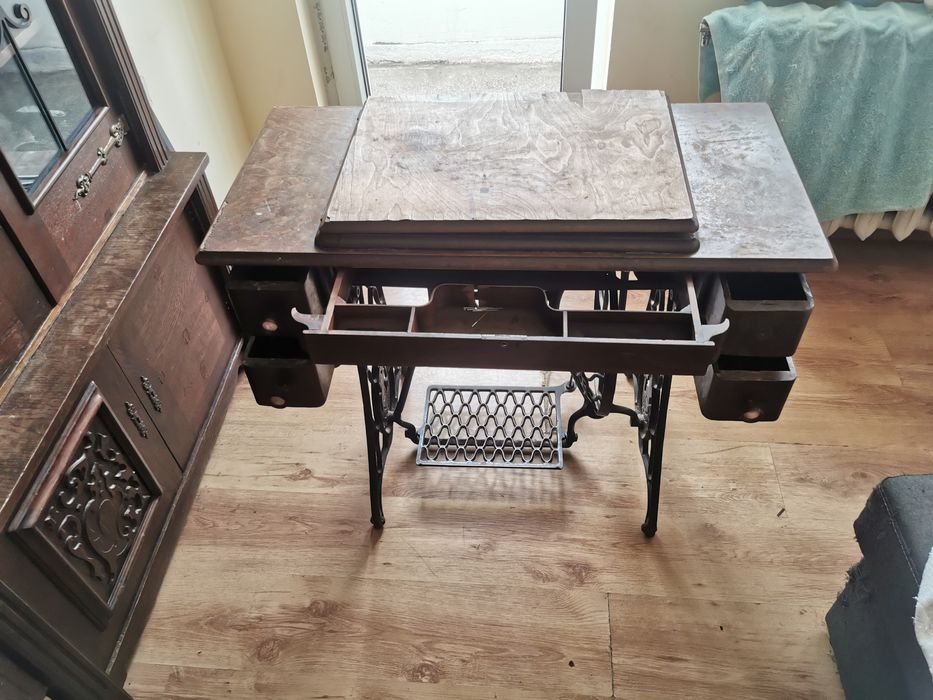 Mașina de cusut Singer Manufacturing