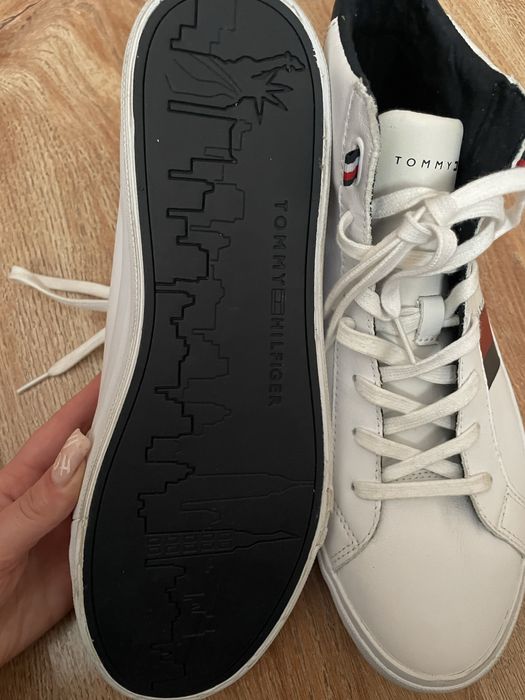 Tommy hilfiger маратонки