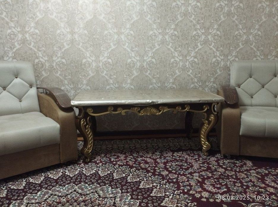 Диван кресло и письменный стол