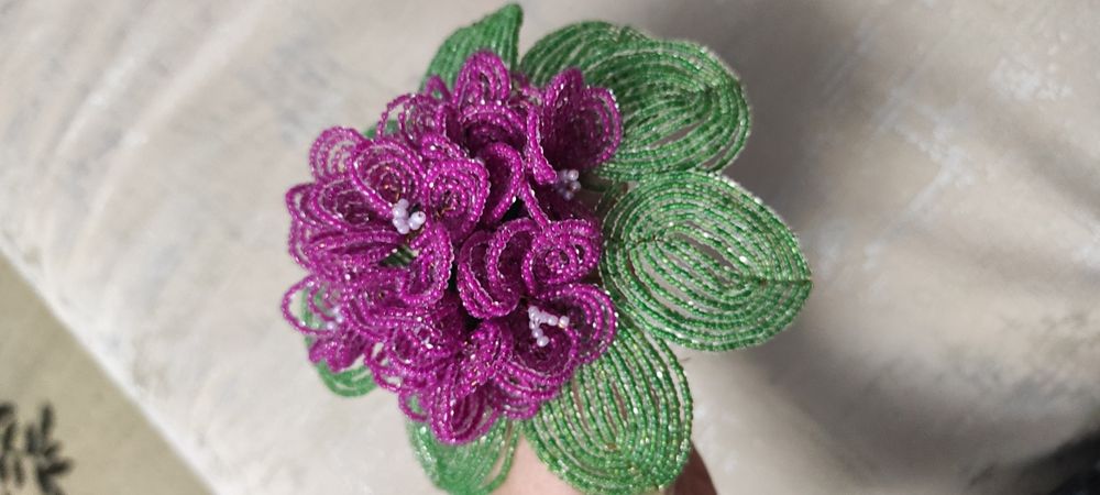 Цветы из бисера поделки