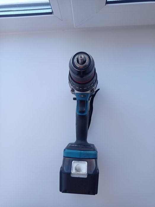 Продам шруповерт на аккумуляторе