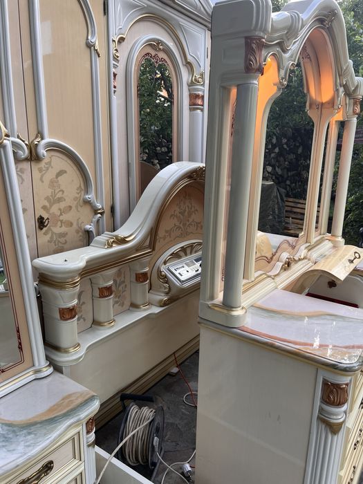 Dormitor stil Baroc Imperial  pictat manual si blaturi marmura !