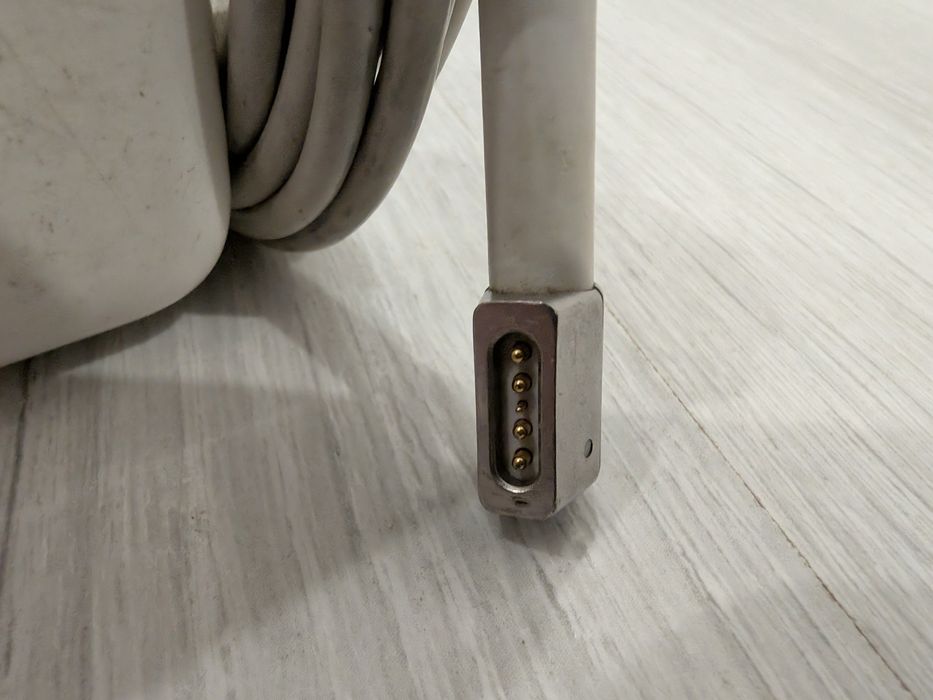 Încărcător Apple MagSafe 45W ORIGINAL – pentru MacBook Air