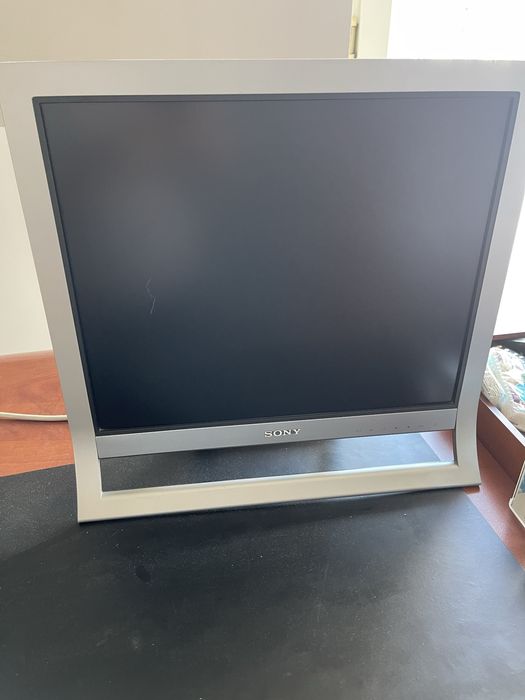 Monitoare diferite modele