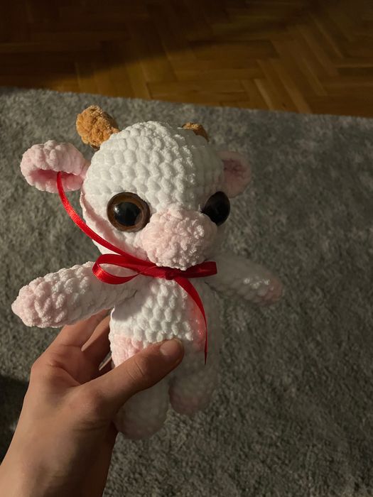 Ръчно плетена плюшена играчка