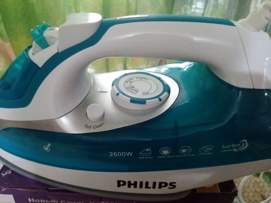 Паровой утюг PHILIPS с керамическим антипригарным покрытием