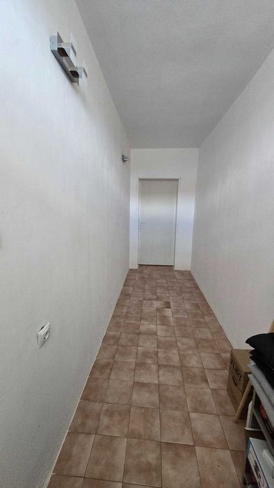 Дава се под наем Етаж от къща в Търговище, Център - 94 кв.м за 54860.7 € - Снимка #13