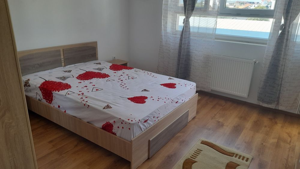 Ofer spre închiriere garsoniera decomandat modern