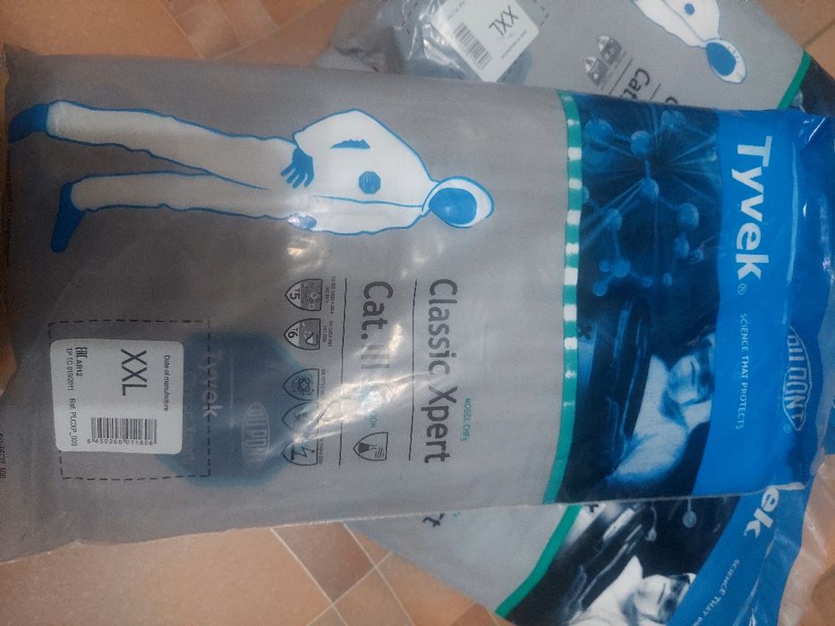 Продам комбинезон р. XXL