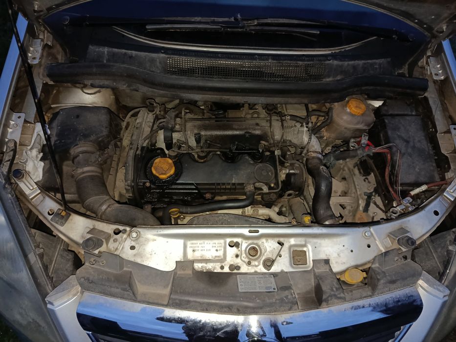 Opel Zafira B  1.9 дизел на части